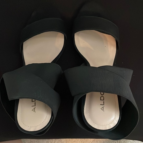 ALDO black block heel sandal! - Picture 2 of 3